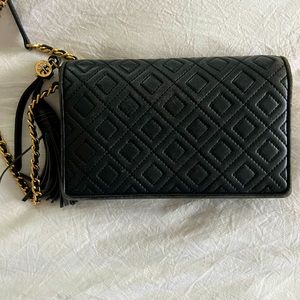 TORY BURCH Crossbody Bag Black Gold Chain Leather Fleming Flat Wallet